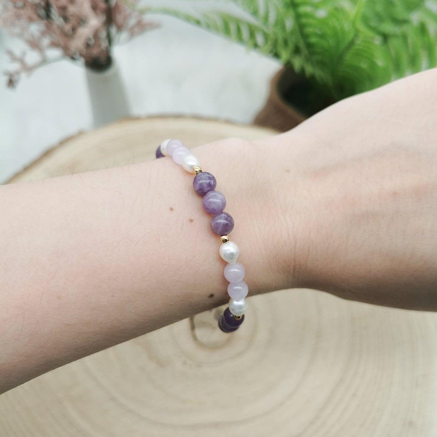 Lepidolith-Kunzit-Süßwasserperlen Armband silber/gold